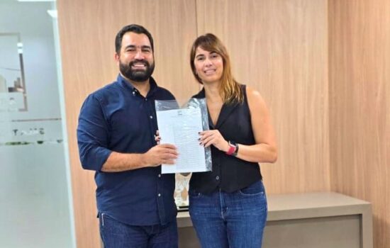 Entrega das certidões dos registros da Regularização Fundiária Urbana (REURB) de Montes Claros e Patis